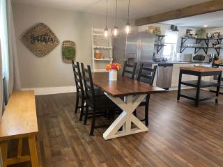 Newly Remodeled 2 BR Private Home w/ King Bed - Concordia - 4