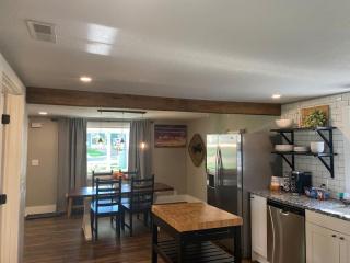 Newly Remodeled 2 BR Private Home w/ King Bed - 6