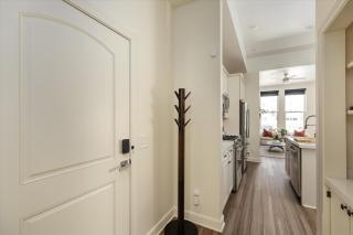 The Lumber Baron's Mansion: 2 King Suites, 2.5BA + Gym - Detroit - 9