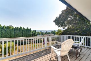 Serene Forest Grove Home with Deck and Stunning Views! - Forest Grove - 0