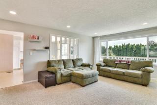Serene Forest Grove Home with Deck and Stunning Views! - Forest Grove - 8