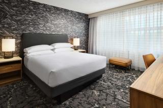 Embassy Suites by Hilton Hampton Convention Center - Hampton - 8