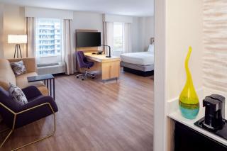 Hampton Inn & Suites by Hilton Miami Downtown/Brickell - 1
