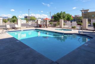 Hampton Inn Albuquerque - University/Midtown - Albuquerque - 1