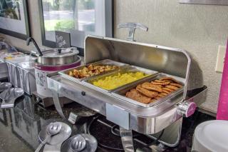 Hampton Inn Adel - 4