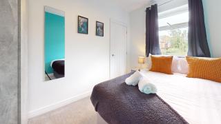 Cosy 2 bed Apartment 1st Floor Business & Leisure Parking and Wifi by Jesswood Properties - Hinckley - 2