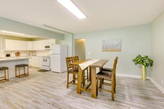 Charming Omaha Getaway - 3 Mi to Baxter Arena! - Omaha - 4