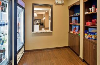 Hampton Inn and Suites St. Cloud - 3