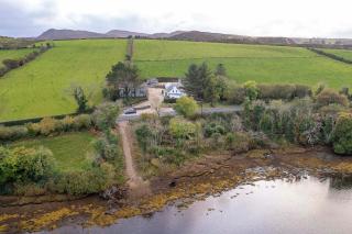 Traditional Cottage with Private Hot Tub in the Heart of Donegal - Letterkenny - 6