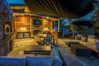 The Dragonfly- Complimentary Wine Tasting At Croix Included! - 2