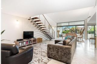 Jades on Lawson 1 - 9