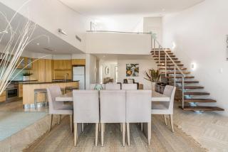 Jades on Lawson 1 - 7