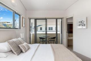 Jades on Lawson 1 - 1