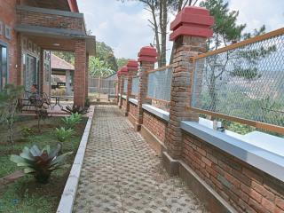 Villa Forest Puncak - 8