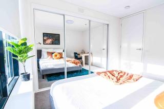 LUX 3BR Bourke St Sub-Penthouse 2 Free Parkings and Huge Private Terrace - 4