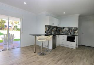 The Beach House 16 Clarke Street Bargara - 4