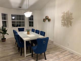 Executive home in a serene park like setting - 6