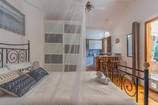 La maisonnette en bois - Saumos - 1