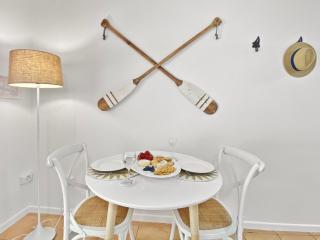 Sails on Horseshoe Apartment 5 - 6