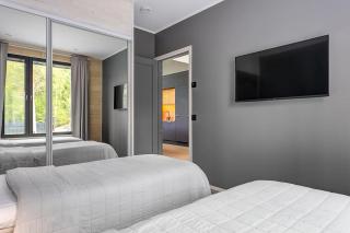 Villa Padel - Premium Lakeside Residence & Grounds - 3