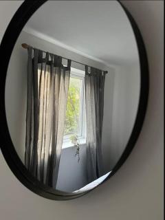 Cozy 2bed apartment w/ parking - 5