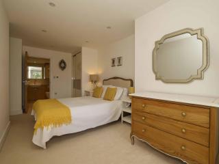 Pass the Keys Stylish comfortable apartment in central Kingston - Kingston upon Thames - 7