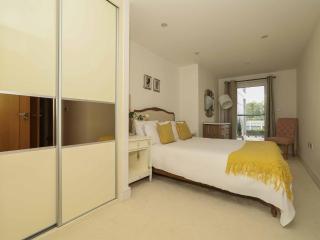 Pass the Keys Stylish comfortable apartment in central Kingston - Kingston upon Thames - 1