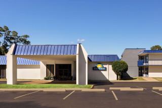 Days Inn by Wyndham McComb MS - McComb - 8