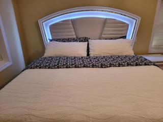 Cozy Lake Cottage - Charlton - 6