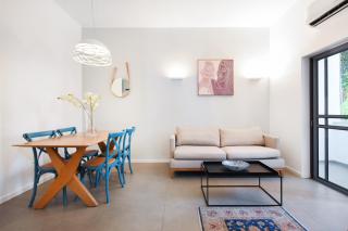 Magic Lily by HolyGuest - Tel Aviv - 0