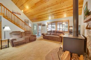 Hikers Haven Pine Getaway with Wraparound Deck! - Pine - 7