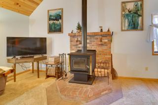 Relax Fireside and Play Games! Hikers Haven in Pine - 6