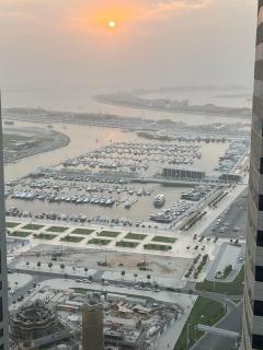 High Floor with city skyline & Burj khalifa view 3 bedroom unit marina - Dubai - 4