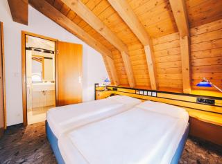 Villa Waldperlach by Blattl - Munich - 2