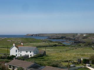 Pass the Keys Beautiful 3 bedroom apartment with Pool Access - Trearddur - 1