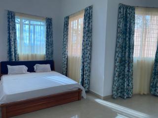 Lux Suites Mkomani Beachfront Apartment - Mombassa - 3