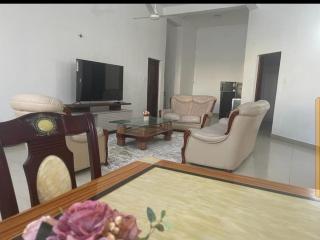 Lux Suites Mkomani Beachfront Apartment - Mombassa - 5
