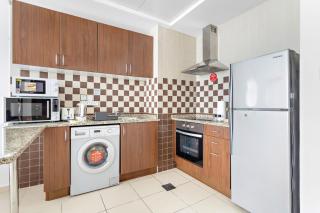 Silkhaus Spacious Gym & Pool 1BDR Art Residence - Dubai - 3