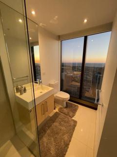 GrandSuite 3BR Near Crown Melbourne LuxViews - 4