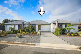 Modern Share house, private room with single bed, 4km to beach - 8