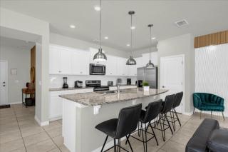 5 Bedrooms- 4,5 Bathrooms- Windsor Island 160 Jw - Davenport - 5