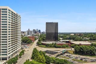 1909-High Flr-300 MB-1 Free Park-2 Bd King & Queen - Atlanta - 4