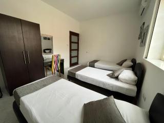 New Aurora Room 3, huge private bedroom en-suite - Is-Swieqi - 0