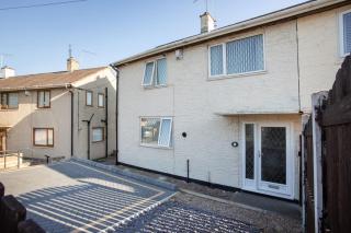 Rawmarsh House, Rotherham for contractors & Families, Spacious, free parking, high speed wifi, etc - Rotherham - 0