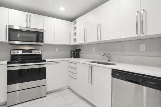 Modern Ocean View Beach Condo - Sunny Isles Beach - 4