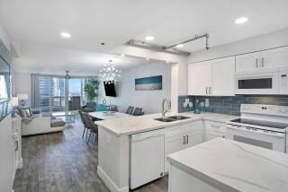 Miami Vice! Totally Renovated, Water & Park Views! - 8