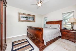 Luxe Private Waterfront Getaway with Pool in Ozona - 9