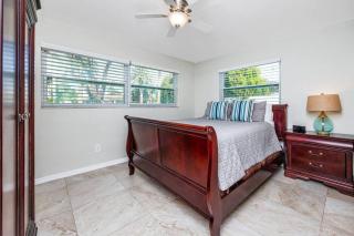 Luxe Private Waterfront Getaway with Pool in Ozona - 3