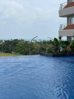 Luxe 1-Bedroom Haven with Ocean View on the 5th Floor of Kalani Tower - Nongsa - 1