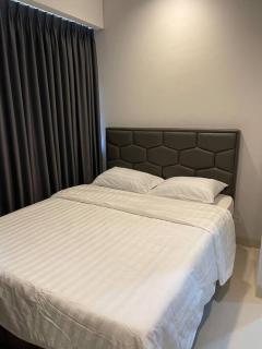 Luxe 1-Bedroom Haven with Ocean View on the 5th Floor of Kalani Tower - Nongsa - 0